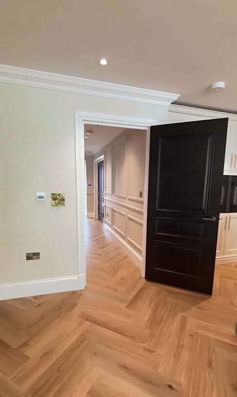 838x1981x44mm (33") Kent Black - Prefinished Internal Doors